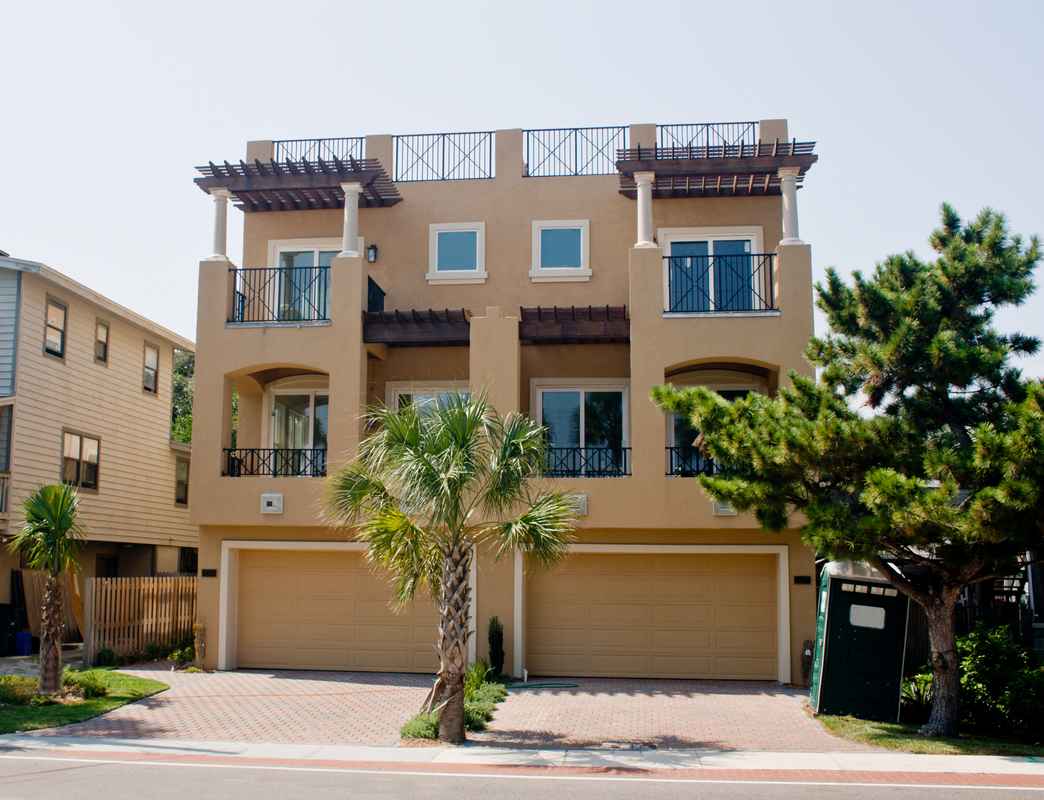 Low-rise Florida townhouse with impact windows